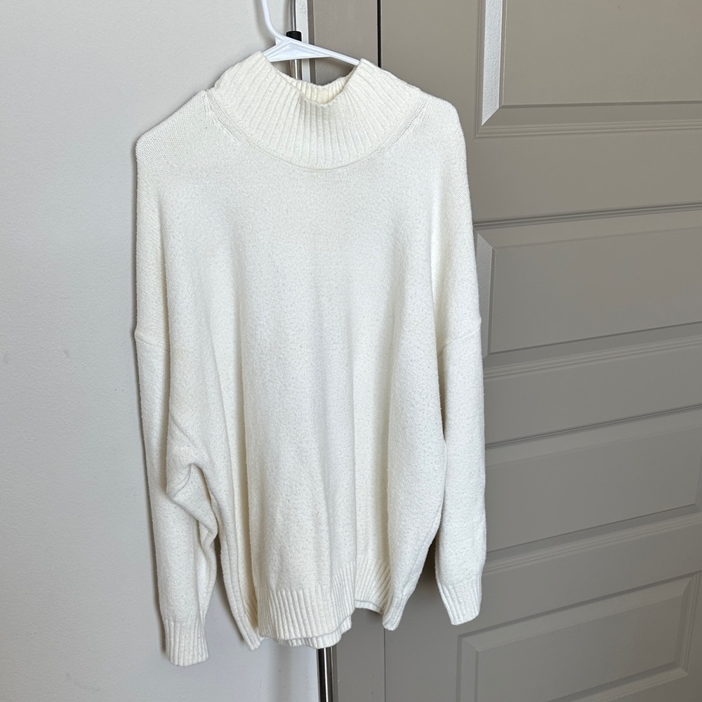 GAP Classic Cream Turtleneck Sweater